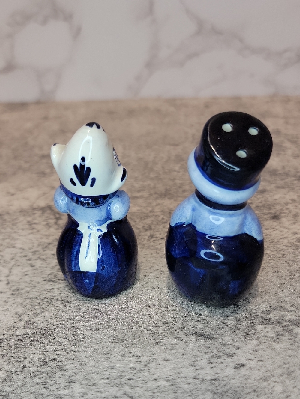 Vintage blue delfts boy and girl couple salt& pepper shaker - Picture 12 of 12